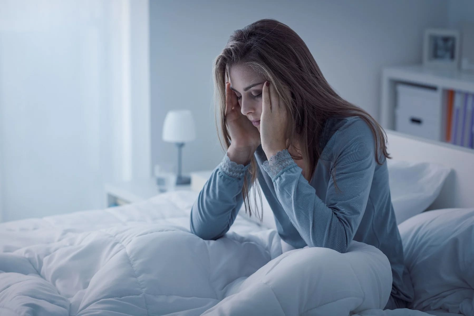 Difficulty sleeping is a common symptom of premature menopause